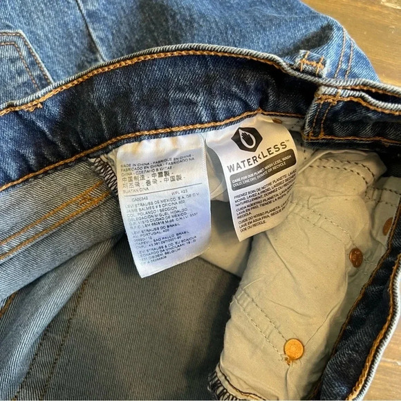 Levi’s Cut Off Denim Jean Shorts - Picture 5 of 8